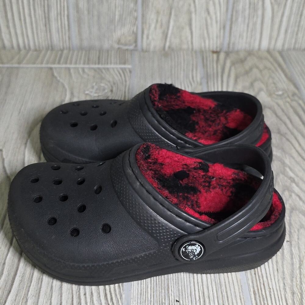 CROCS Classic Lined Clogs Black and Red Buffalo Check Fleece Child Size 10 - Picture 4 of 11
